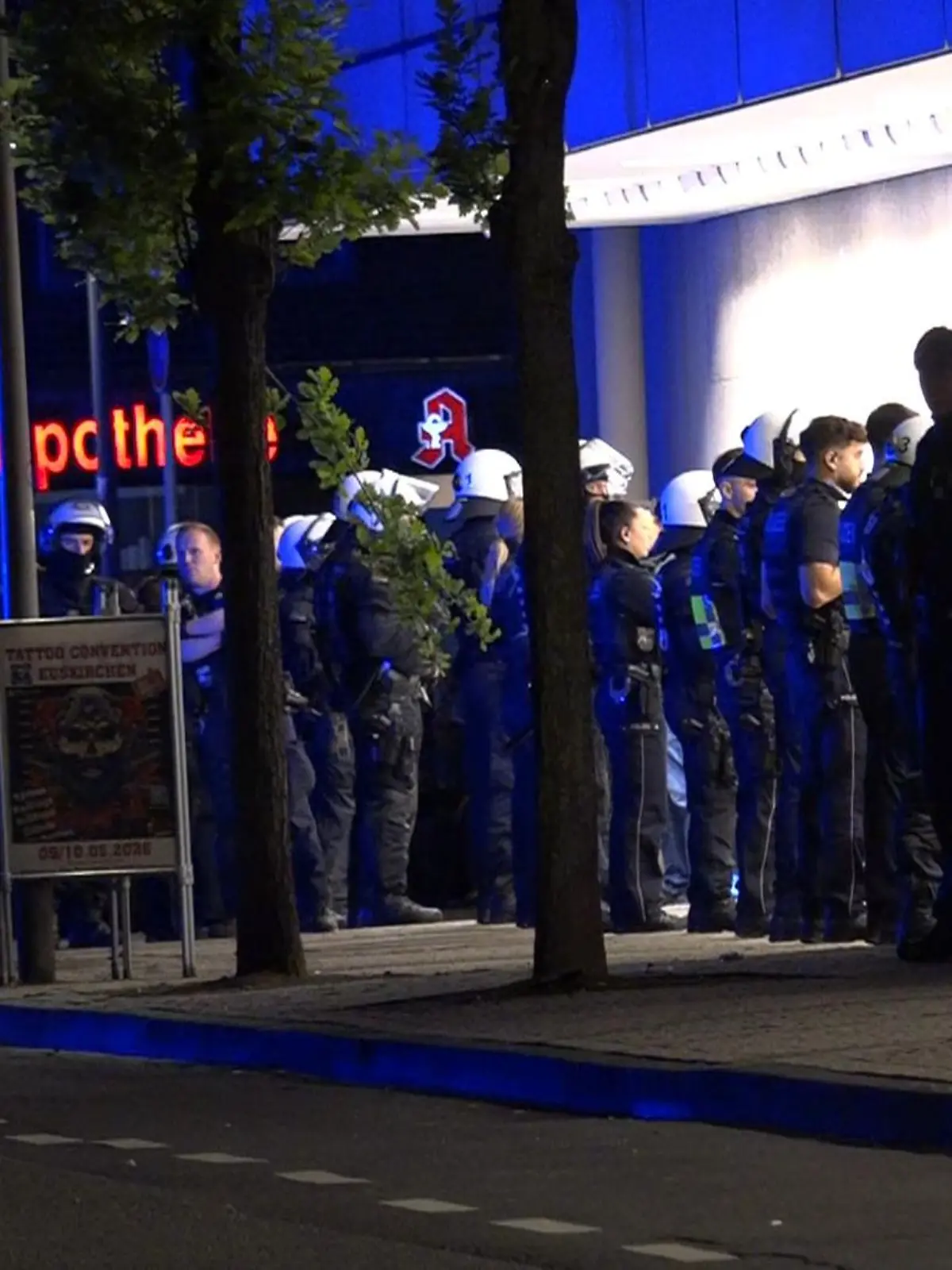Bild zu: "Verletzte nach Massenschlägerei"