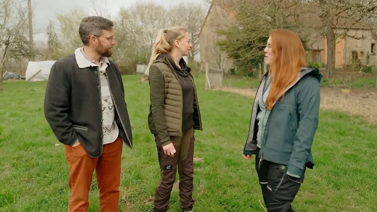 Jakob zeigt Giulia und Linda seinen Hof So lebt der Auswanderer
