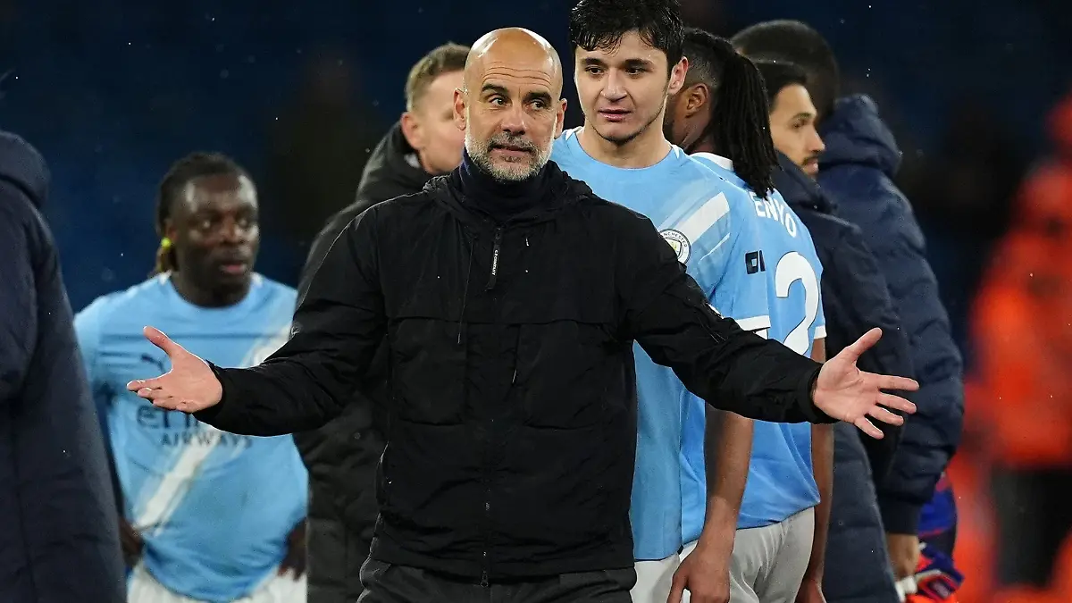 Pep Guardiola soll seine Spieler bereits über seinen Rücktritt informiert haben. (Archivbild)