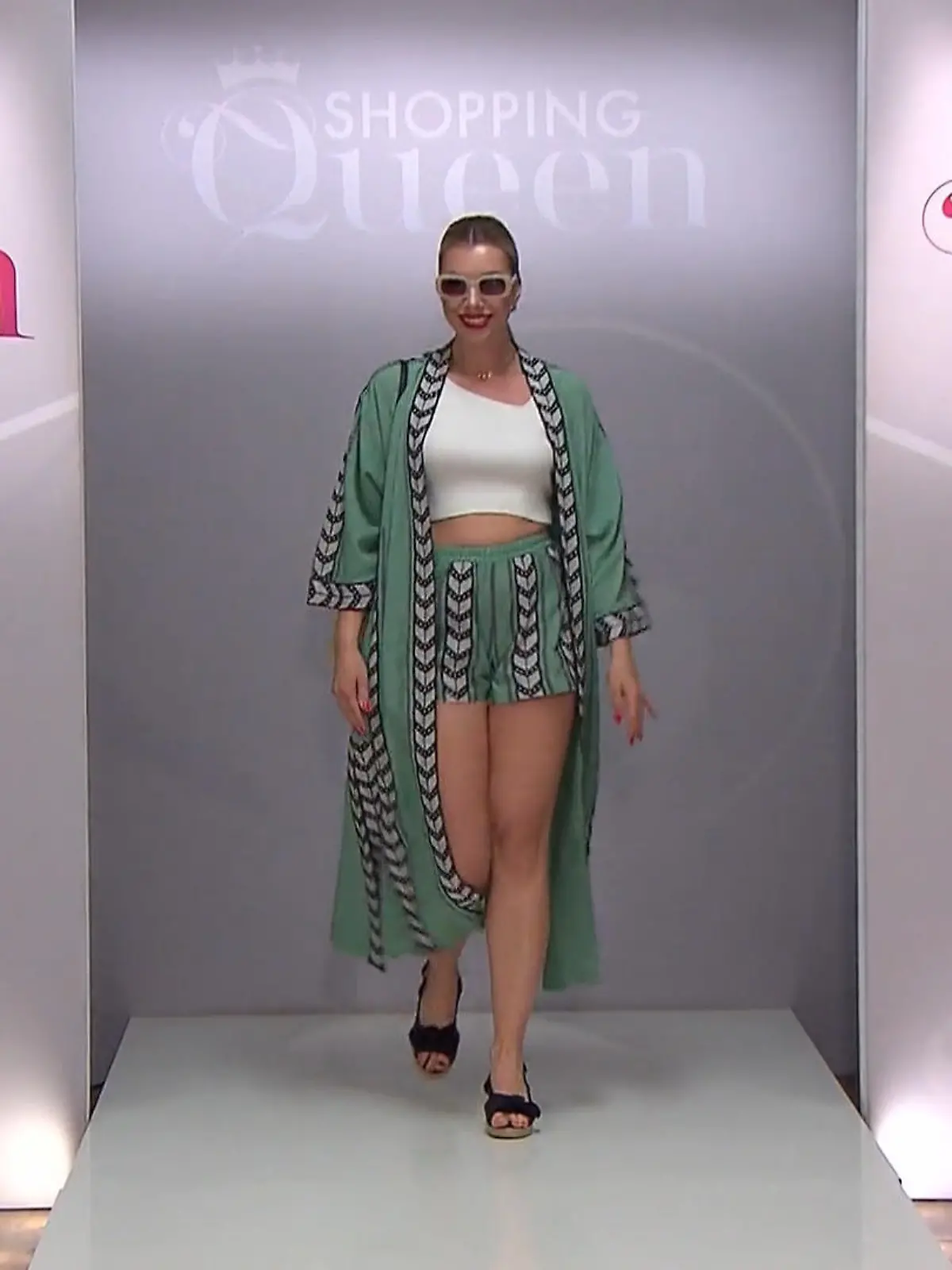 Bild zu: "Sitzt der Look mit Sonnenbrille?"