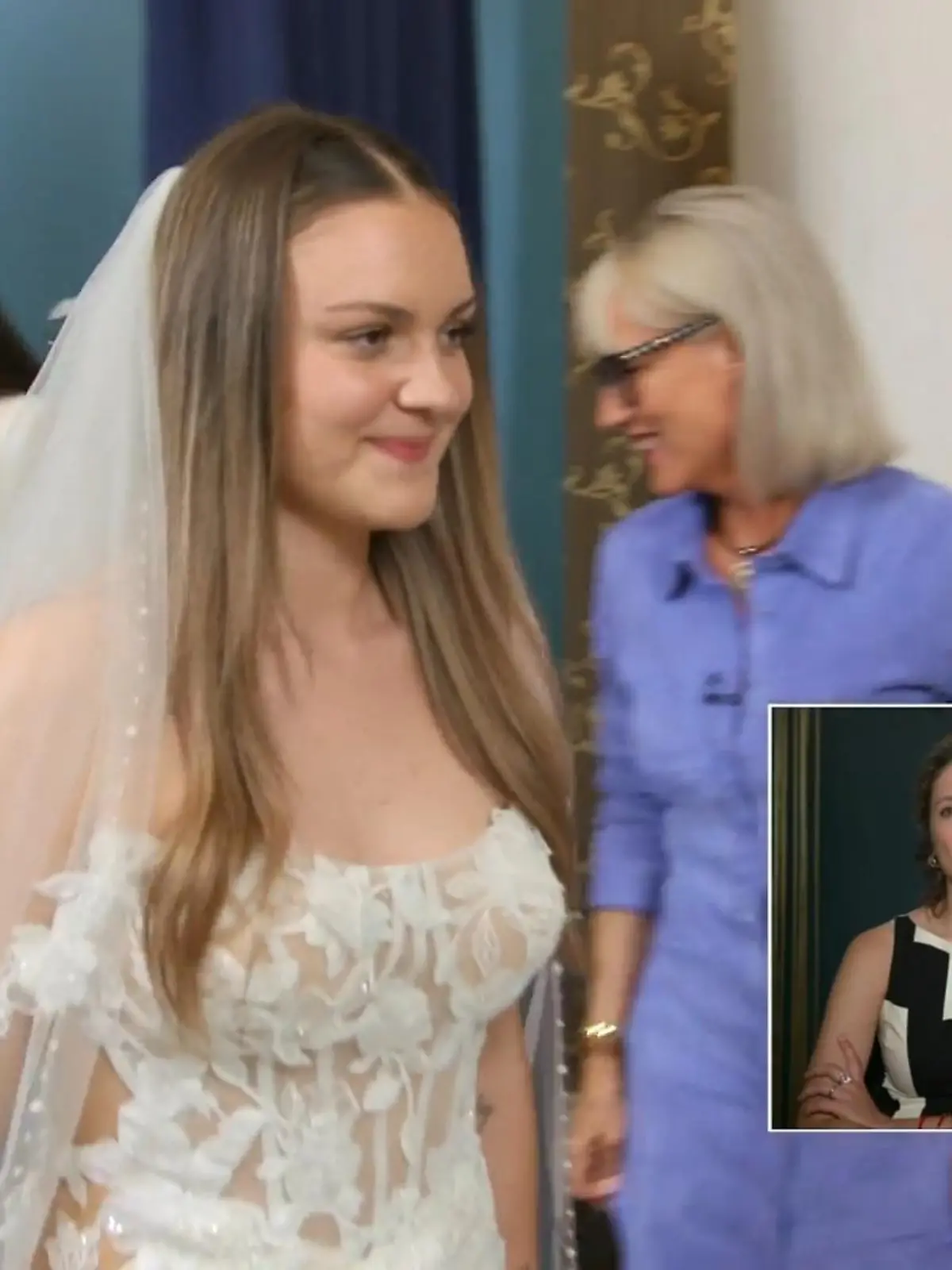 Bild zu: "Braut Samantha schlüpft in das Favoritenkleid"