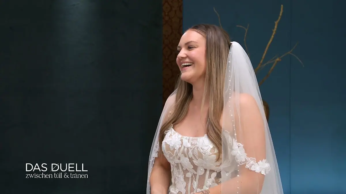 Samanthas Familie feiert das erste Kleid Gänsehaut-Moment