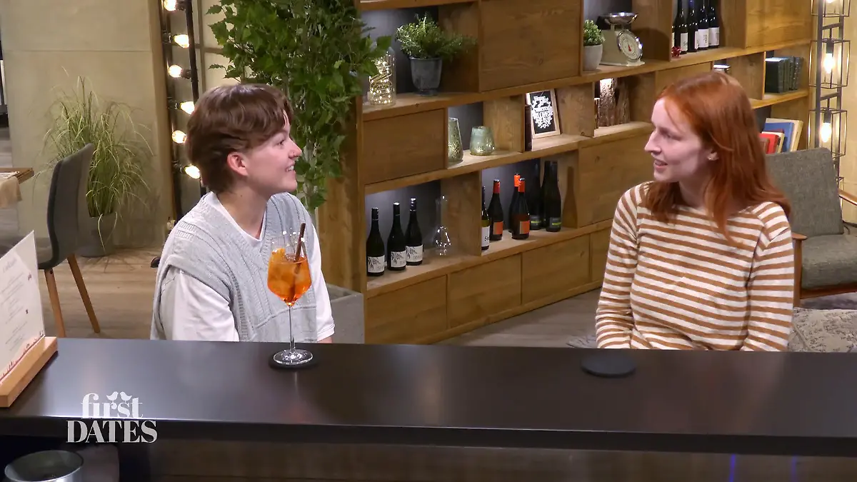 Sara und Merise: beide interessieren sich für Sprachen und Kommunikation Erste Gemeinsamkeiten