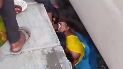 Bild von Im Gleisbett! SO rettet Helden-Mama ihre Familie vor dem anrauschenden Zug