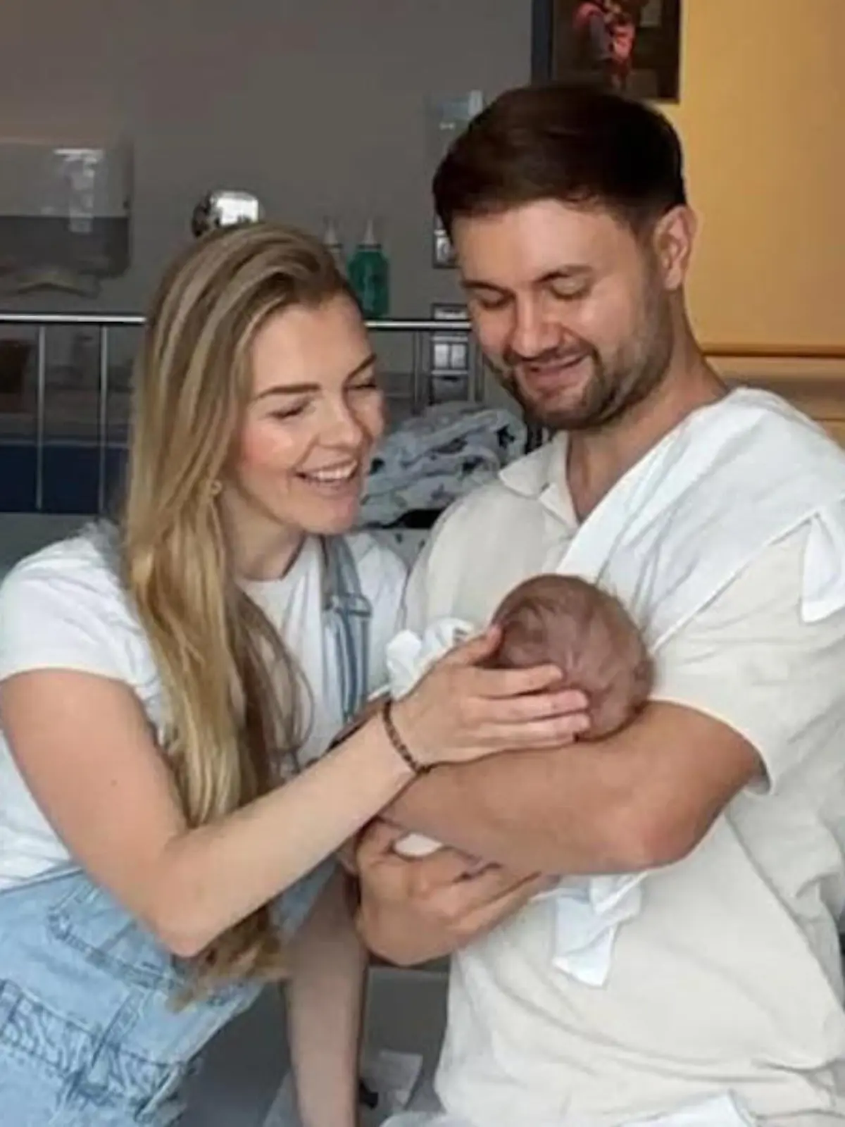 Bild zu: "Nach Frühchen-Drama! Ex-„Bachelorette“-Star Daniel Lott im Familienglück"