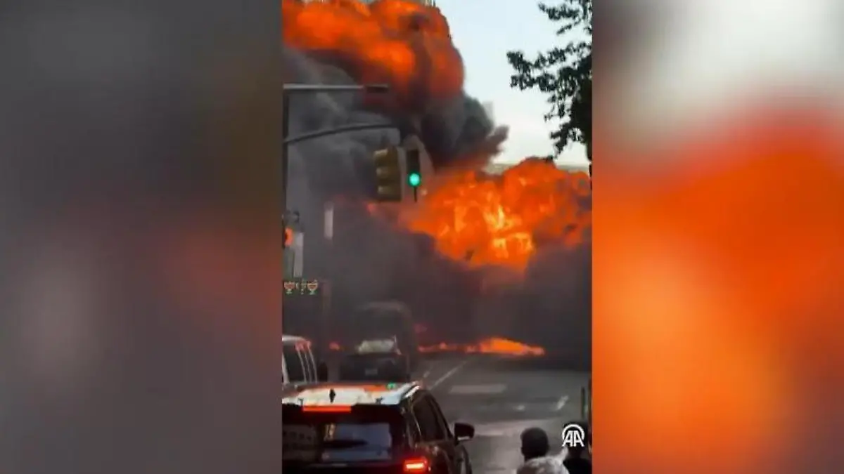 Flammen-Drama mitten in Weltmetropole! Passanten fliehen vor riesigem Feuerball Schock-Aufnahmen aus New York