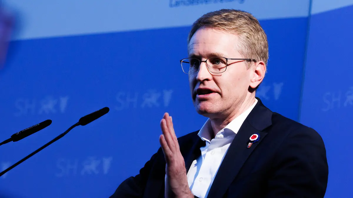 Daniel Günther, Ministerpräsident von Schleswig-Holstein, spricht bei der Eröffnung des Sommerfests der Landesregierung in der Landesvertretung Schleswig-Holstein. +++ dpa-Bildfunk +++