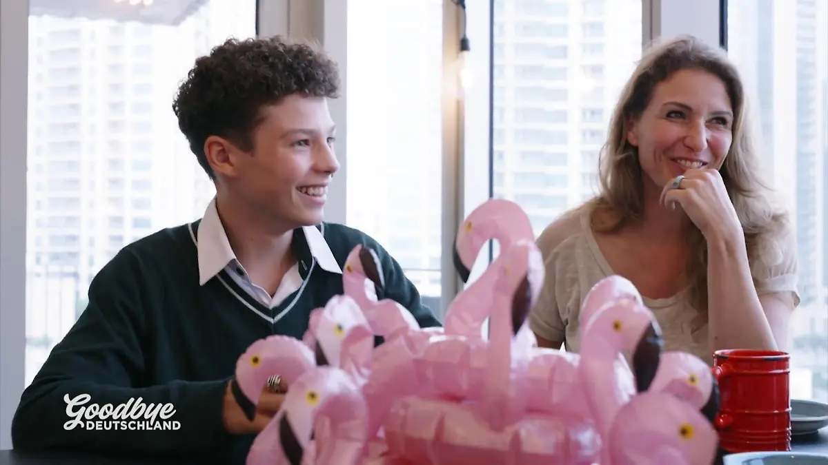 Sohn Roddy feiert Erfolg in der Schule Happy End in Dubai?