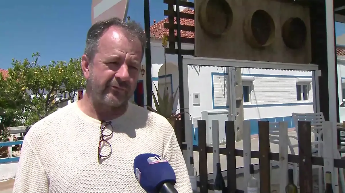 Alexandre Quintas findet die zwei Kinder, bringt sie in Sicherheit und alarmiert die Polizei.