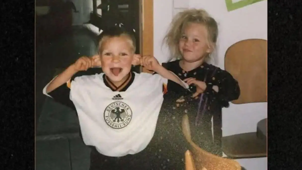 Unsere DFB-Stars ganz klein! Süße Botschaften bei der Verkündung des WM-Kaders Erkennt ihr alle?