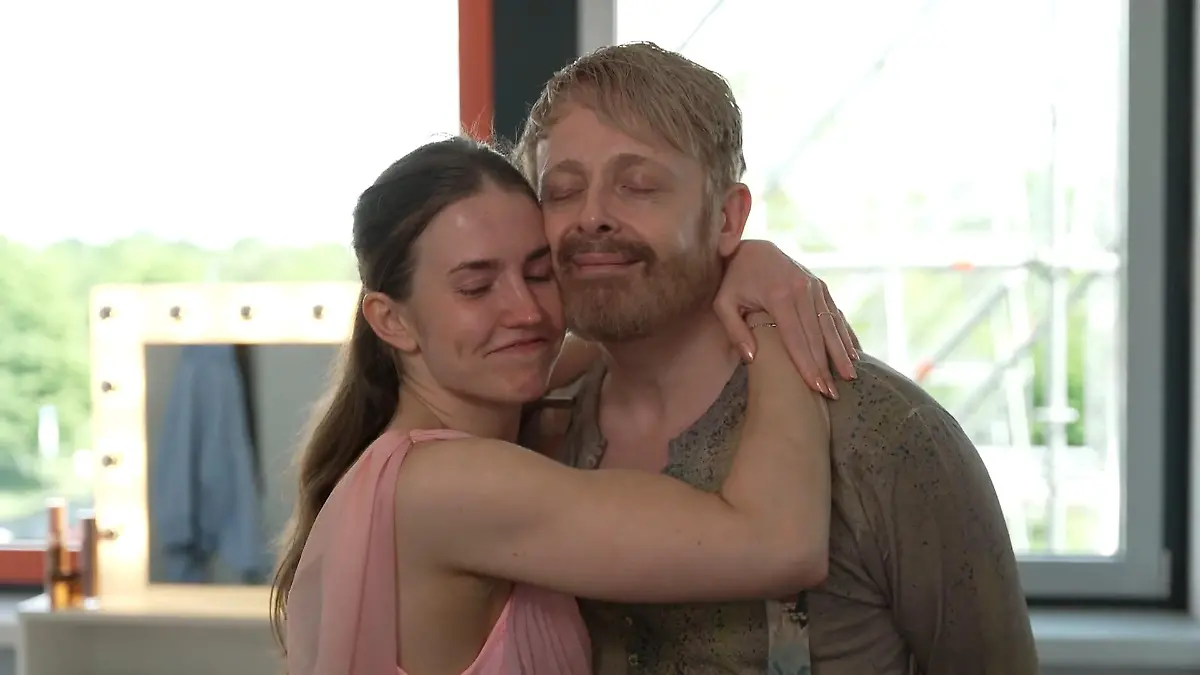 Mariia Maksina und Ross Antony