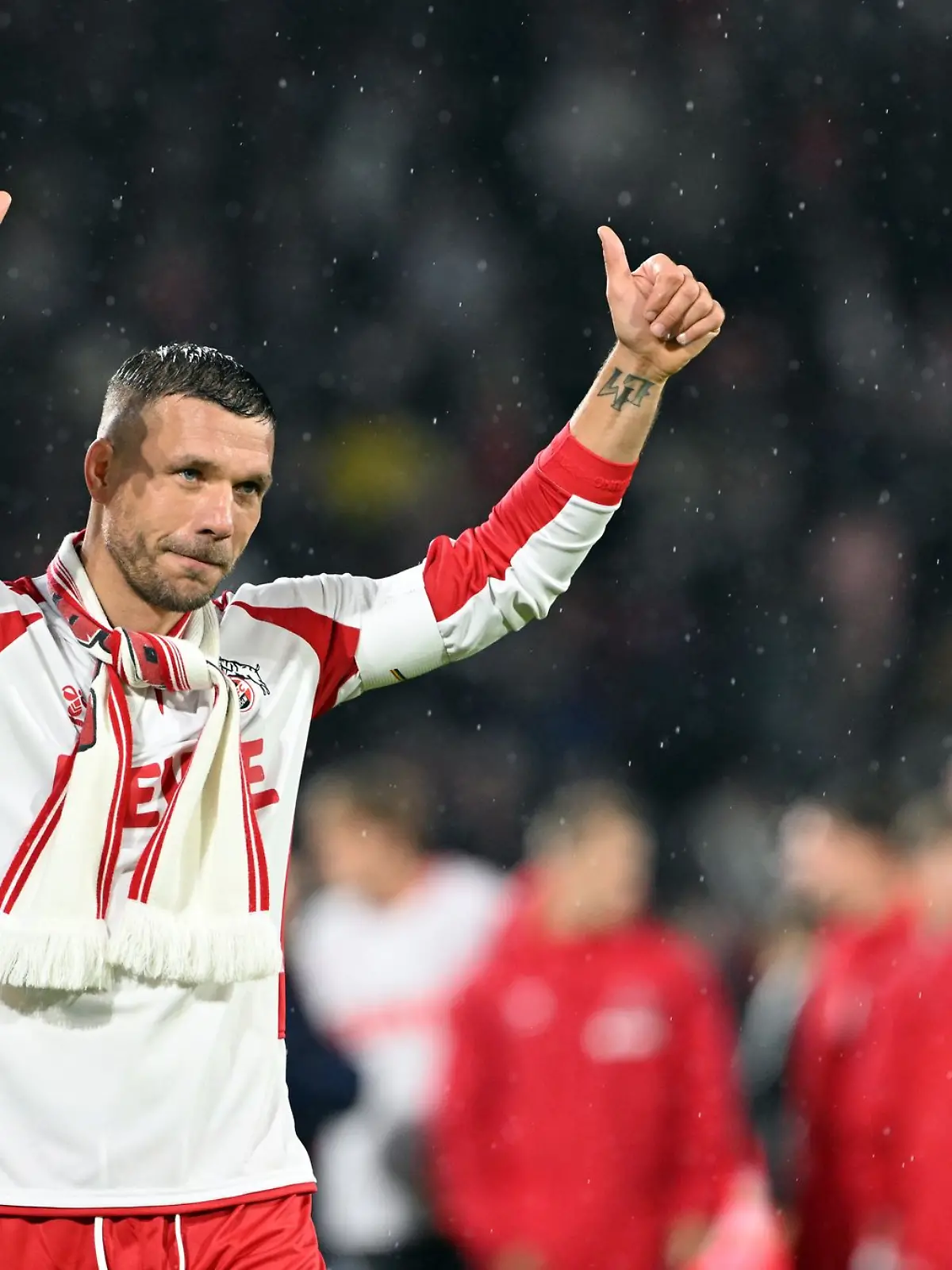 Bild zu: "Köln-Ikone und Kultfigur: Podolski beendet seine Karriere"