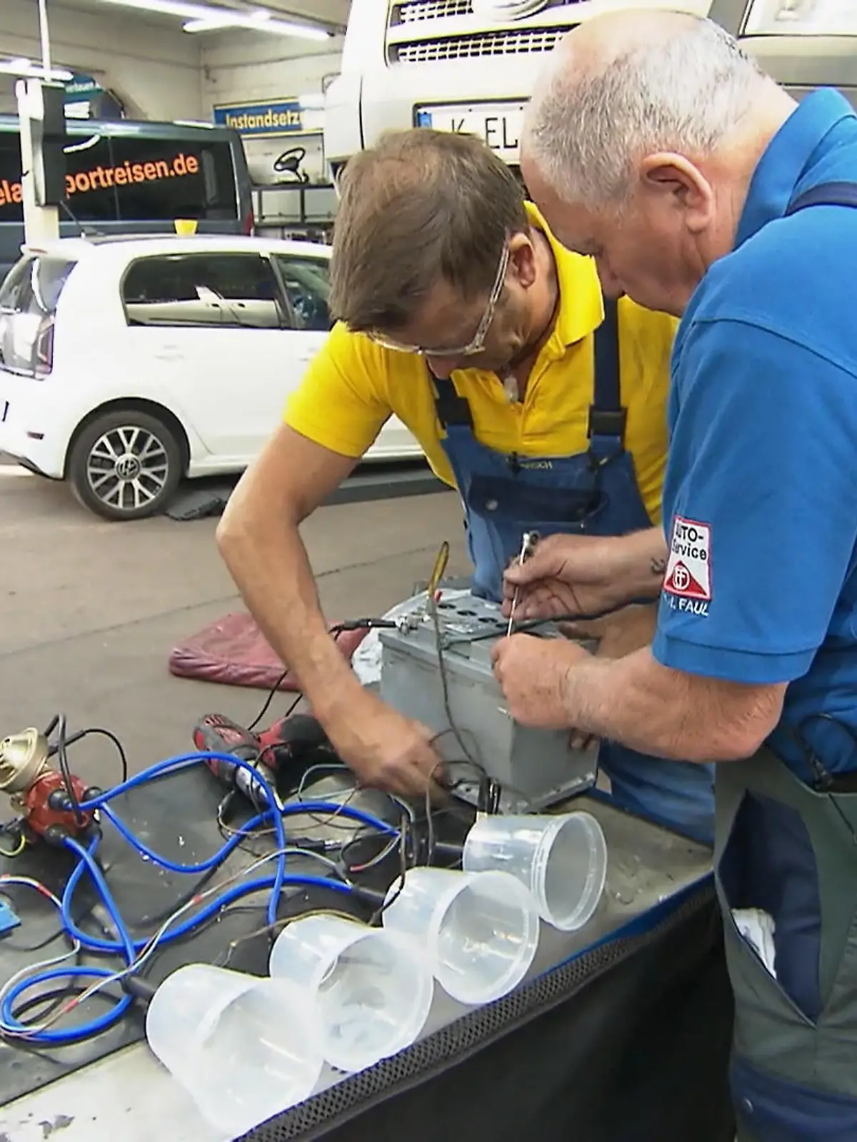 Bild zu: "Die Autodoktoren gehen an den Funken"