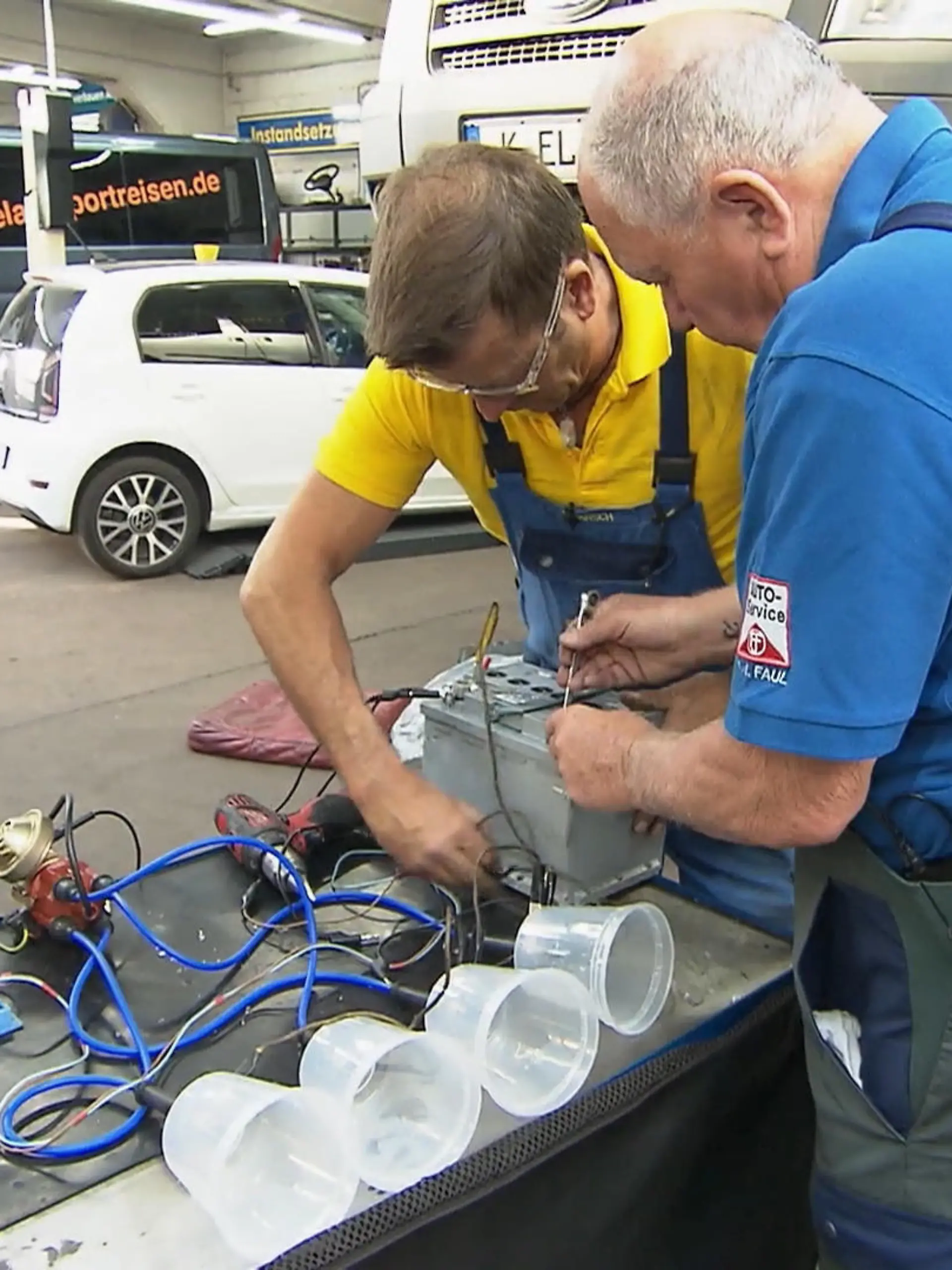Bild zu: "Die Autodoktoren gehen an den Funken"