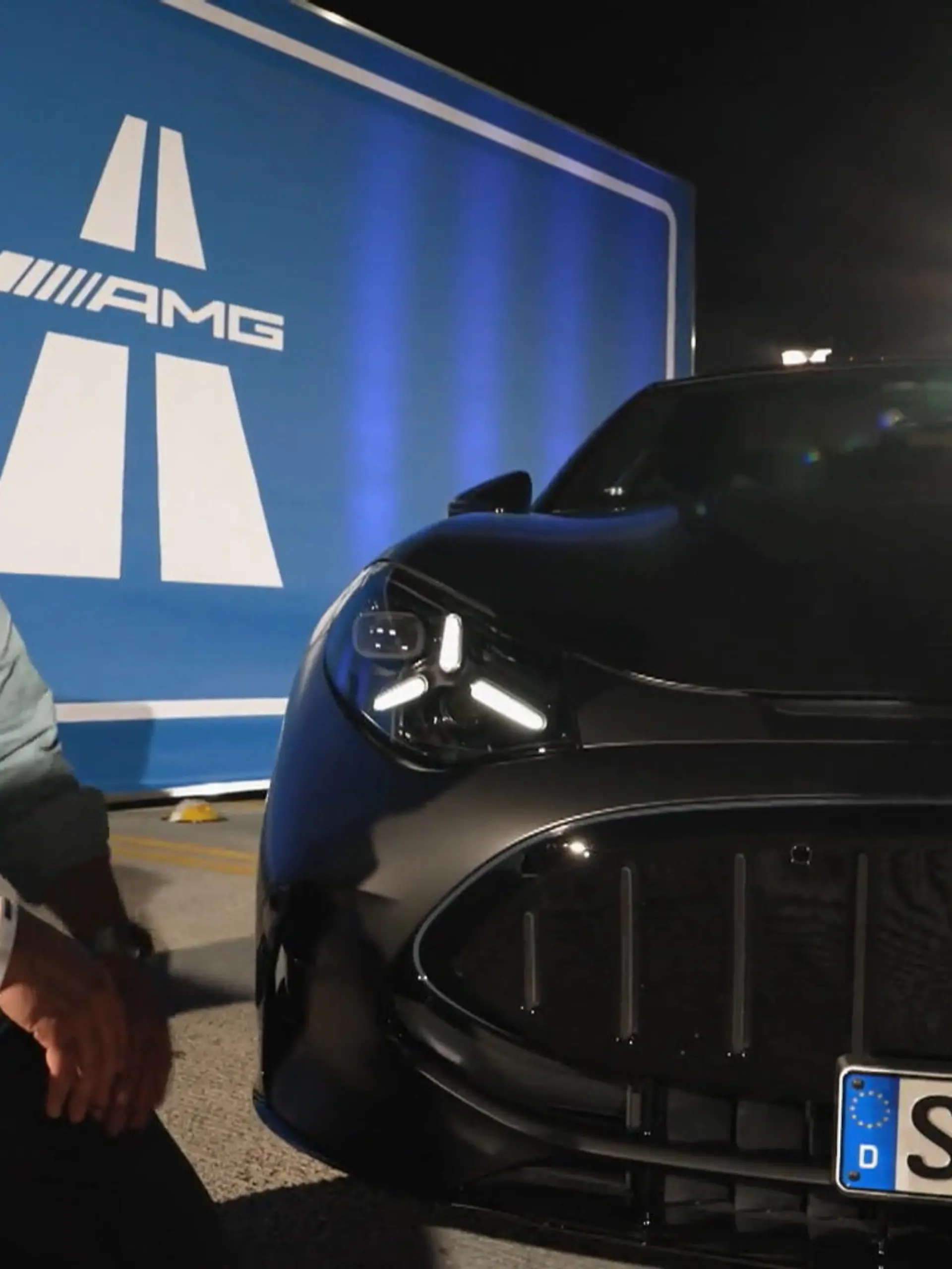 Bild zu: "Alexander checkt das neue GT Coupé"