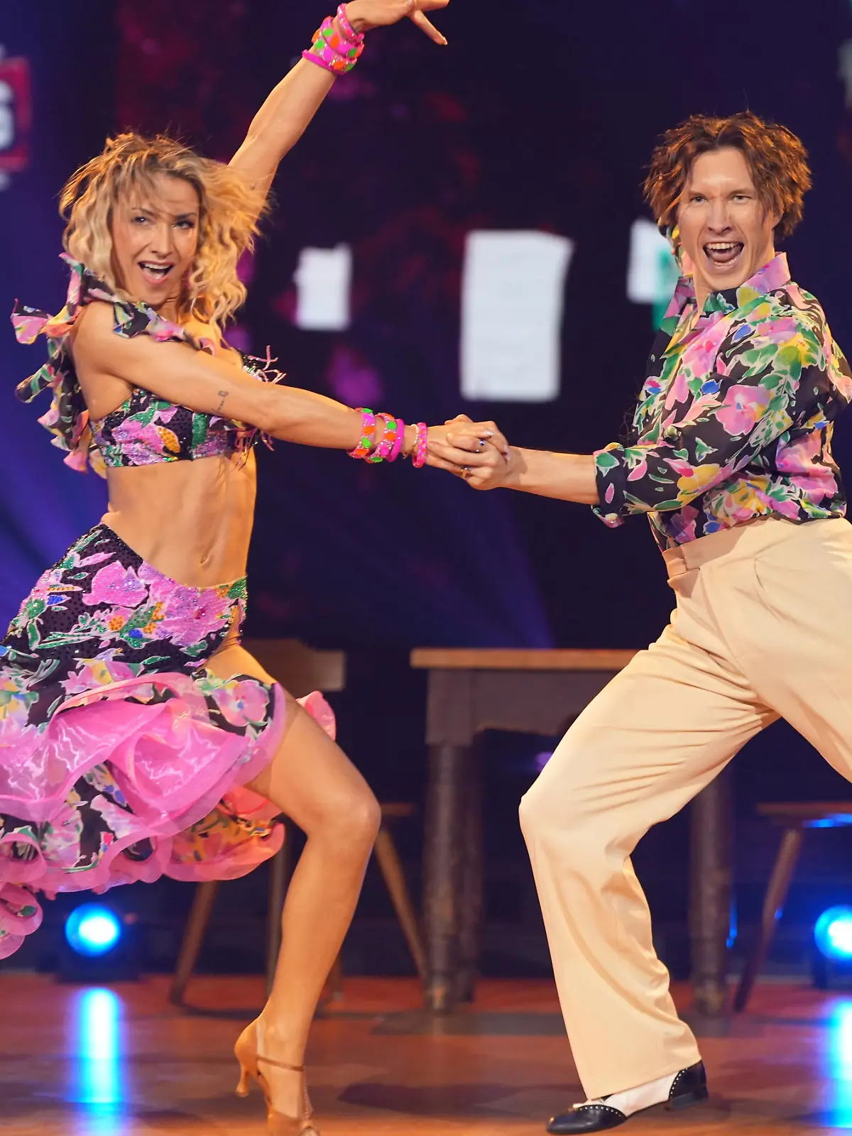 Bild zu: "Anna-Carina Woitschack dreht auf – und die Jury feiert ihre Samba!"