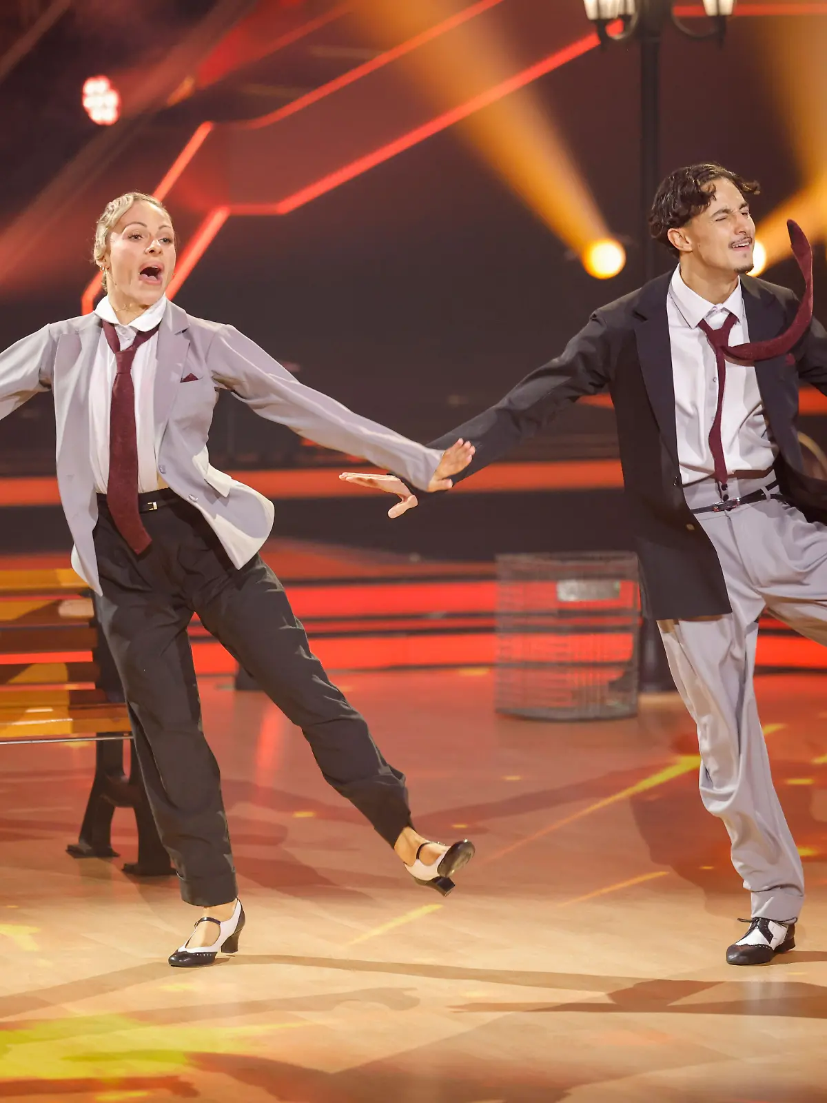 Bild zu: "Charleston im 20-er-Jahre-Stil: Tanzen sich Milano und Marta damit direkt ins Finale?"