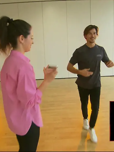 Bild zu: "Impro-Tanz: Hat Joel sich die Tänze gemerkt oder gerät er komplett durcheinander?"