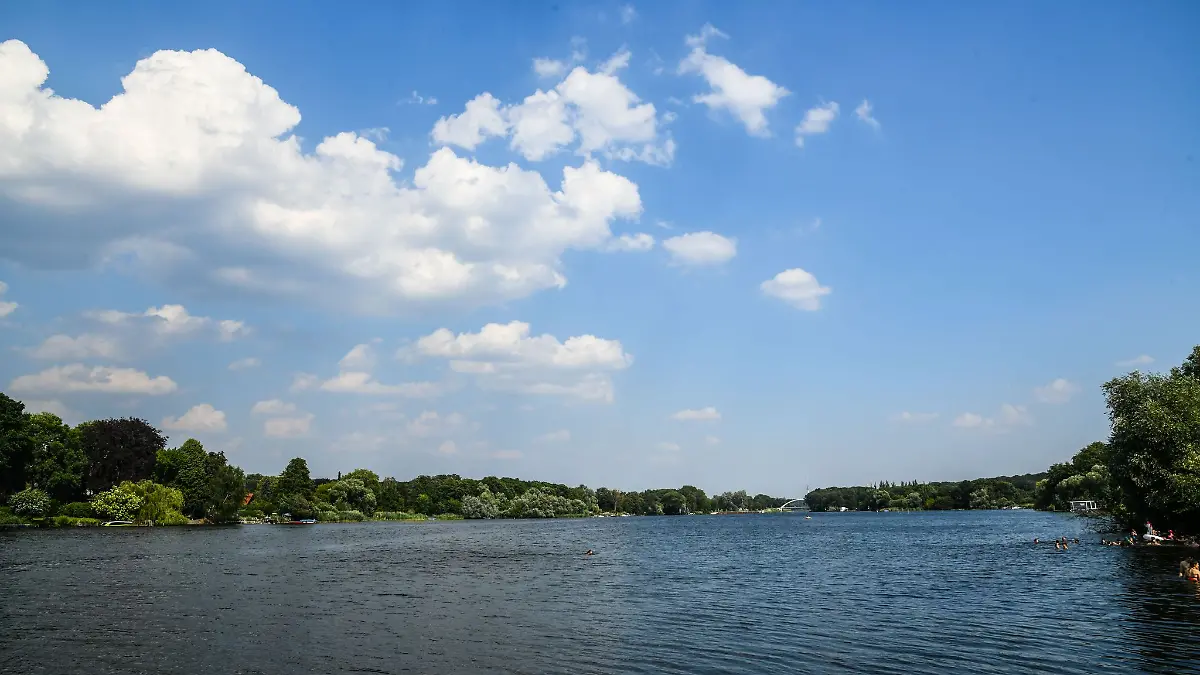 Nicht überall an den Seen in Potsdam ist Wassersport erlaubt. (Symbolbild)