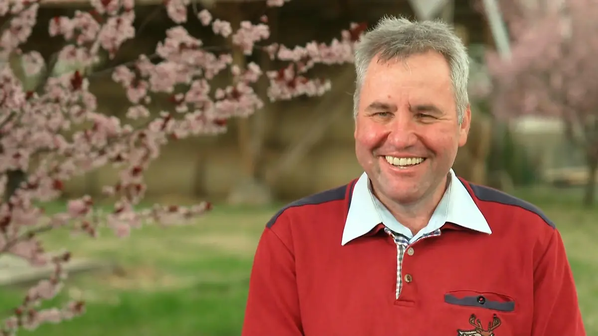 Bauer Matthias sucht die Frau seines Herzens Liebe geht durch den Magen