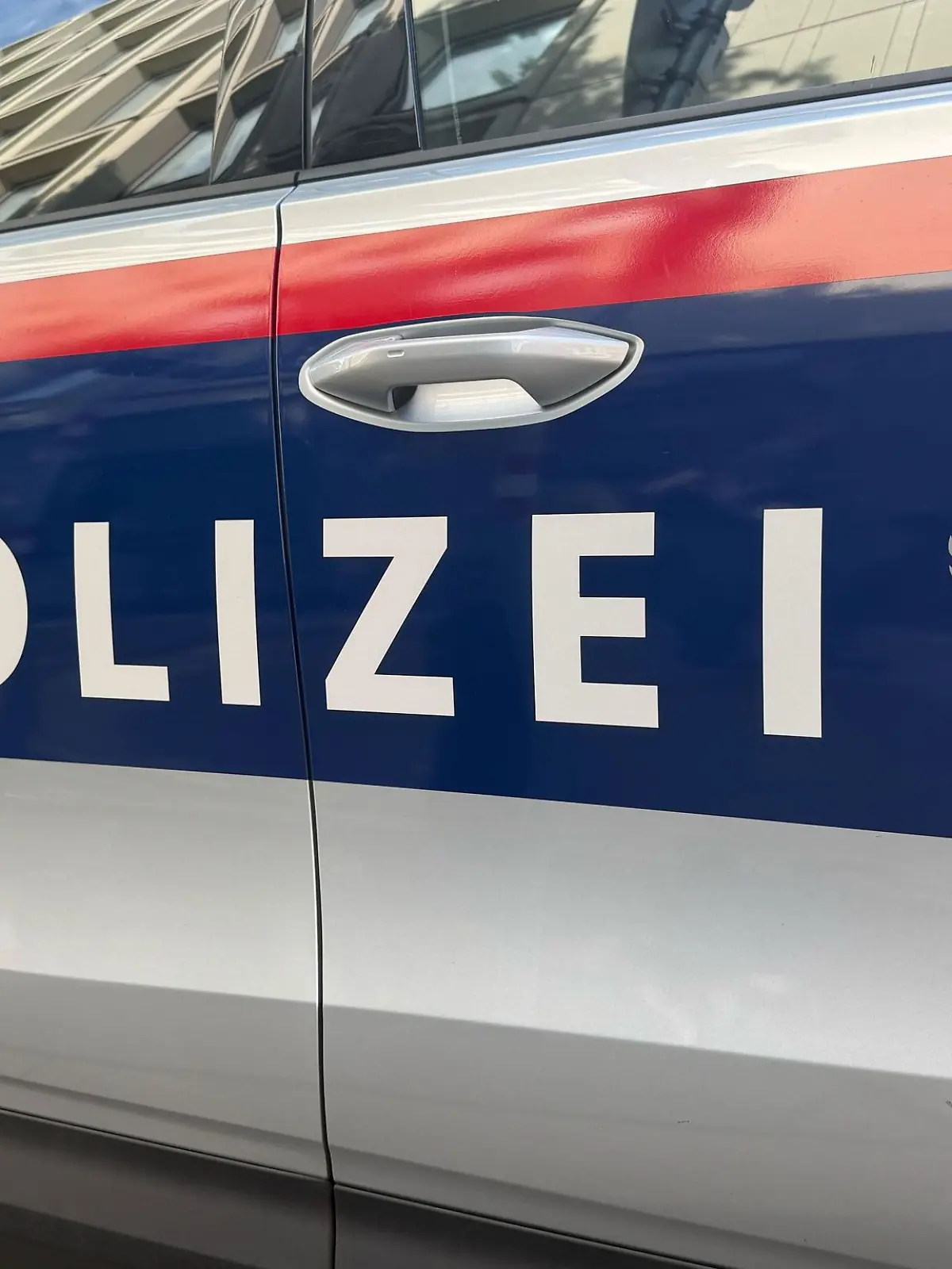Bild zu: "Mädchen (14) nach Suizidversuch im Koma! 20-Jähriger reiste extra aus Schweden an, um bei Umsetzung zu helfen"