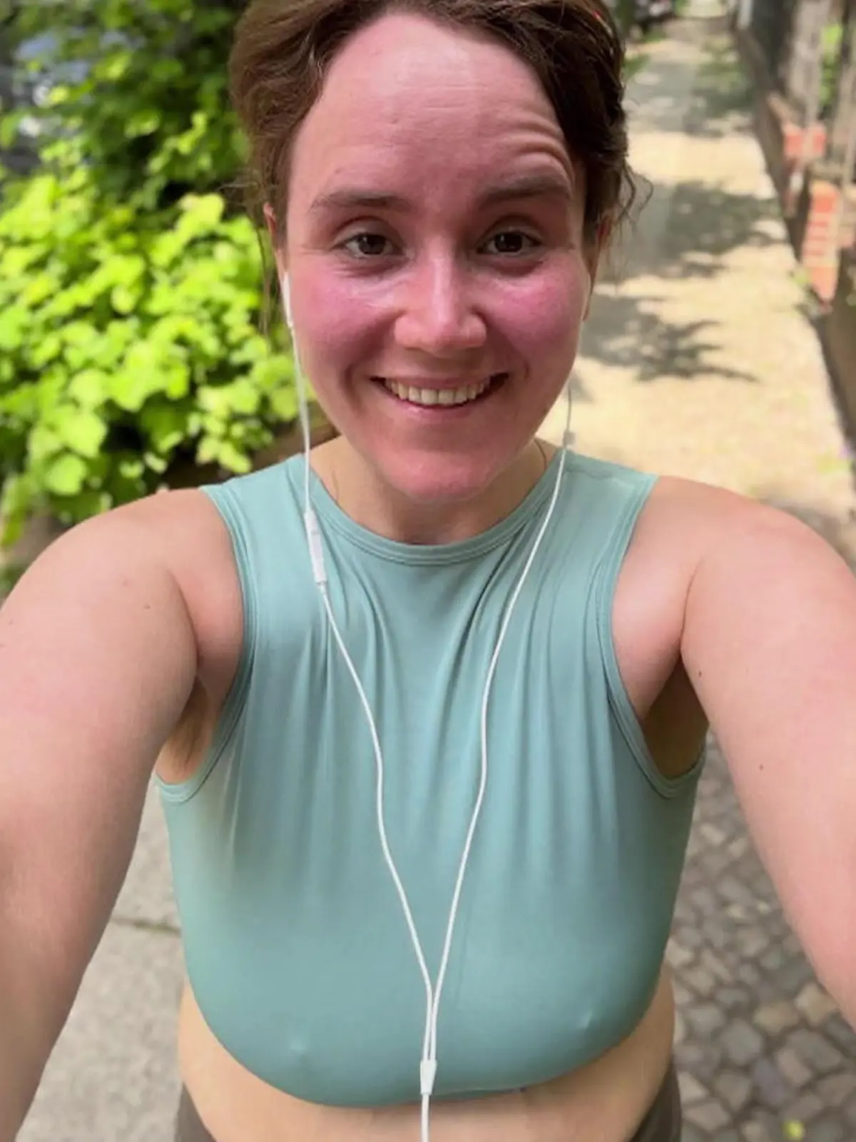 Bild zu: "Fiese Kommentare zum Sport-Outfit! So schlagfertig kontert Grünen-Politikerin Ricarda Lang"
