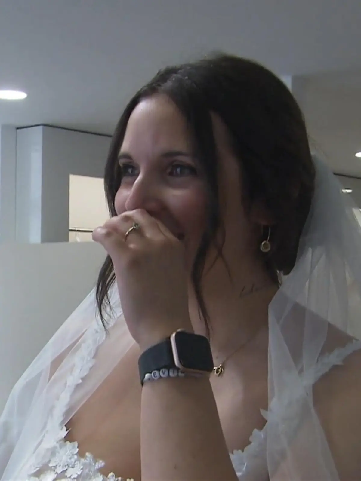 Bild zu: "Eigentlich wollte Luisa keine Spitze..."