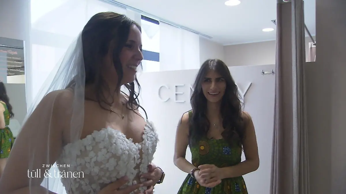 Schlägt Kleid Nummer 4 den Favoriten? Luisa will nichts verpassen