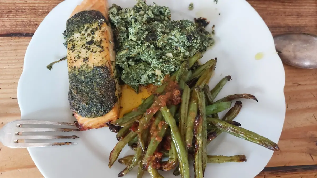 Lachs mit Spinat und grünen Bohnen