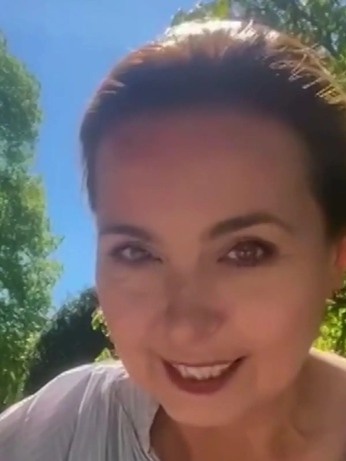 Bild zu: "Ex-GZSZ-Star Nadine Hofman meldet sich zurück"