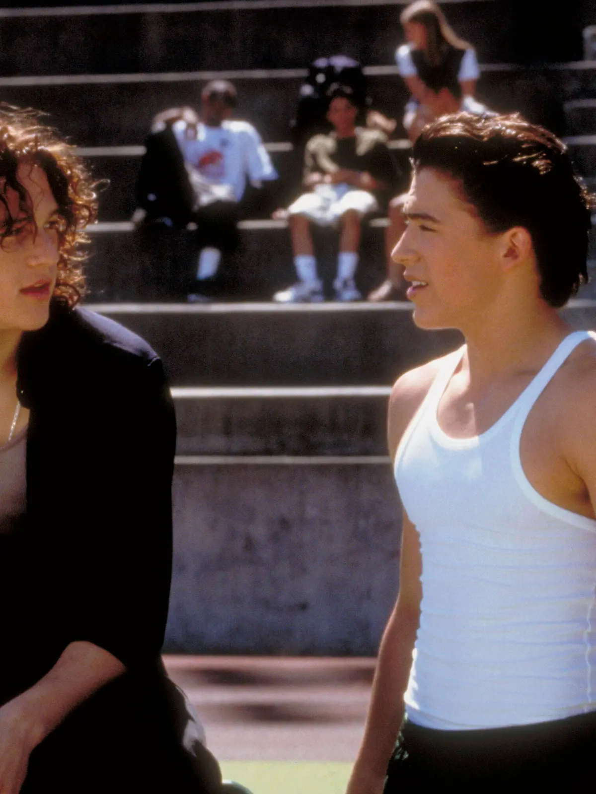 10 THINGS I HATE ABOUT YOU, from left: Heath Ledger, Andrew Keegan, 1999, Buena Vista/courtesy Everett Collection Buena Vista Pictures/Courtesy Everett Collection ACHTUNG AUFNAHMEDATUM GESCHÄTZT PUBLICATIONxINxGERxSUIxAUTxONLY Copyright: xBuenaxVistaxPictures/CourtesyxEverettxCollectionx MCDTHTH EC040