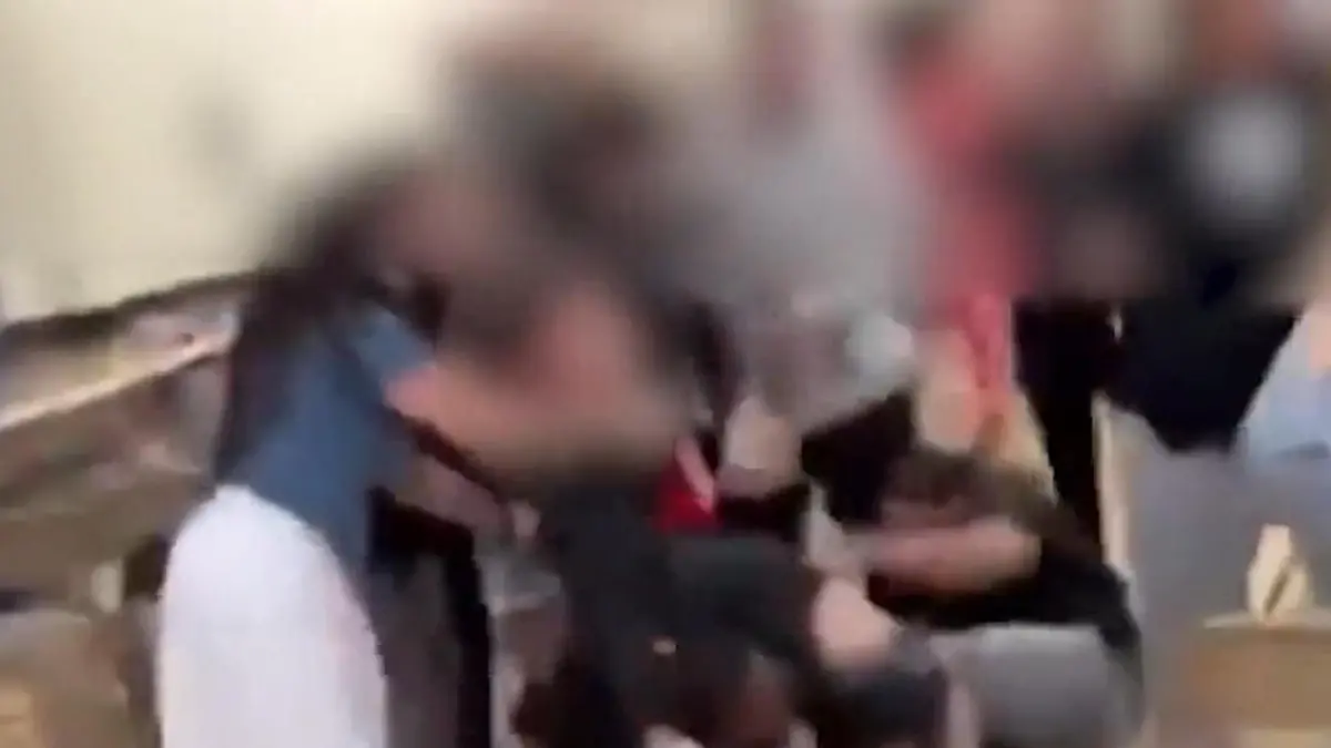 Eskalation im Kindergarten! Eltern prügeln sich ins Krankenhaus – aus DIESEM Grund Hier gibt's nichts zu feiern!
