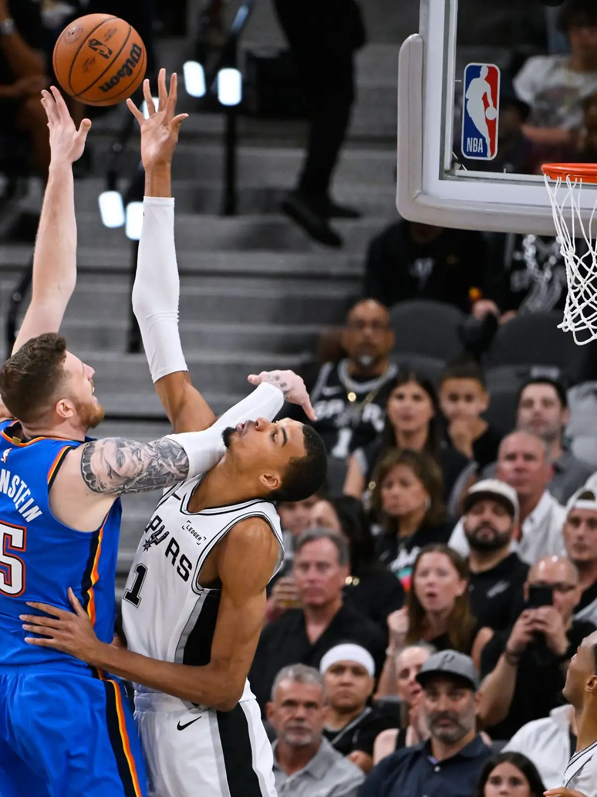 Bild zu: "Starker Hartenstein: Meister OKC kommt NBA-Finale näher"
