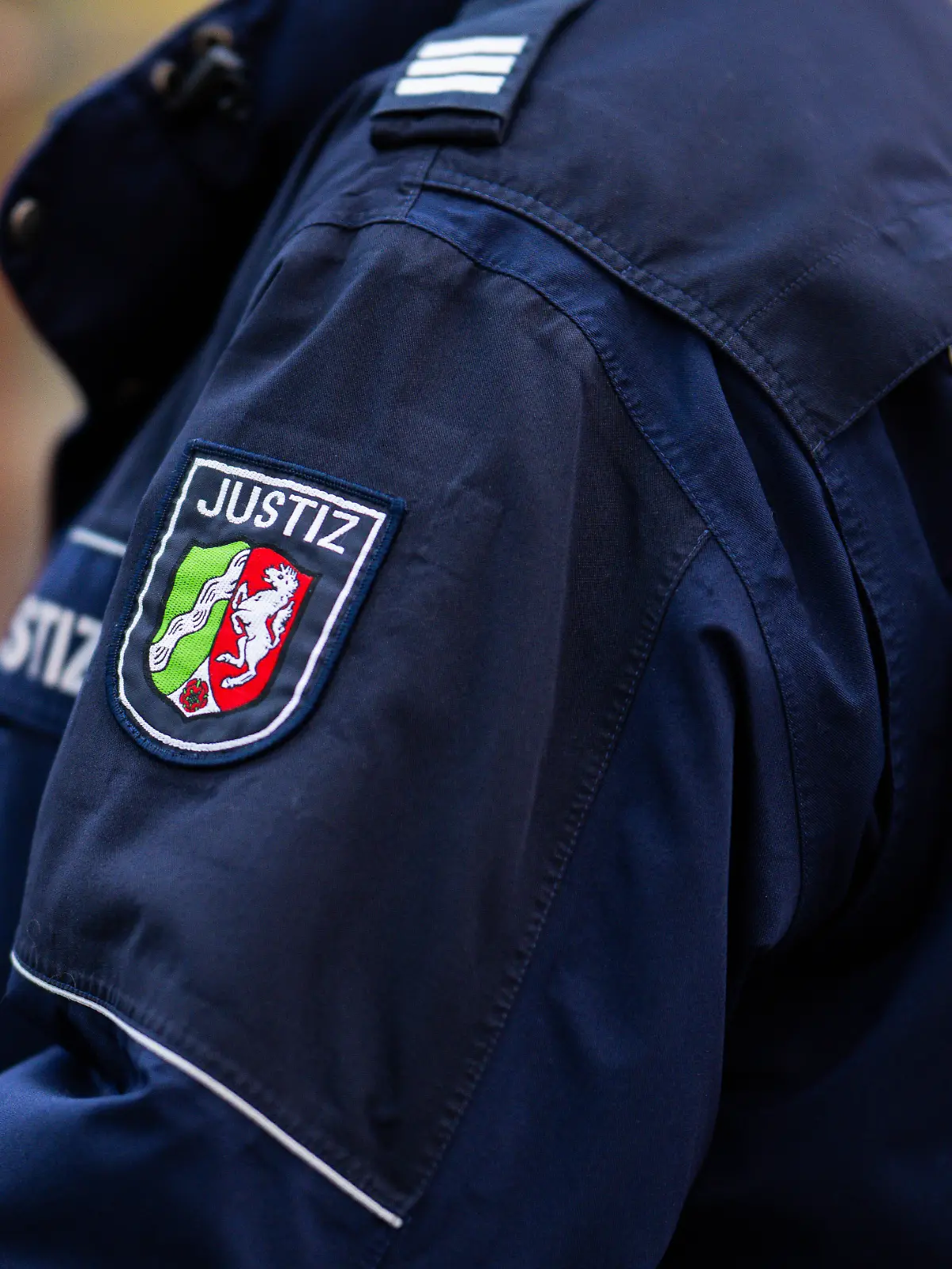 29.11.2025 - Feature Justizbeamter: Ein Justizbeamter bei der Arbeit. Foto: Noah Wedel