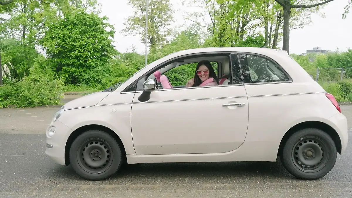 Welche Auto-Deko erlaubt ist und welche nicht Kein TÜV wegen Glitzer?