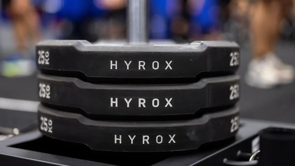 Bei einem Hyrox-Wettbewerb in Frankreich brach eine Athletin zusammen