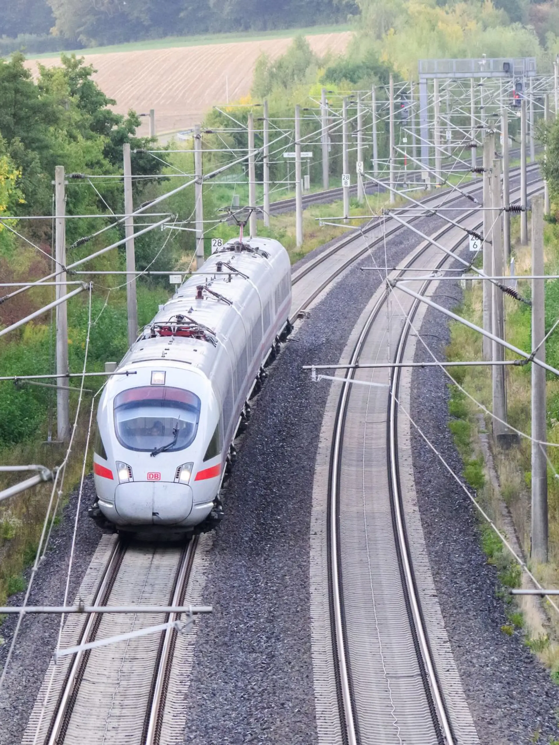 Bild zu: "Stellwerksausfall: Bahnstrecke Hamburg–Berlin bis Donnerstag gestört"