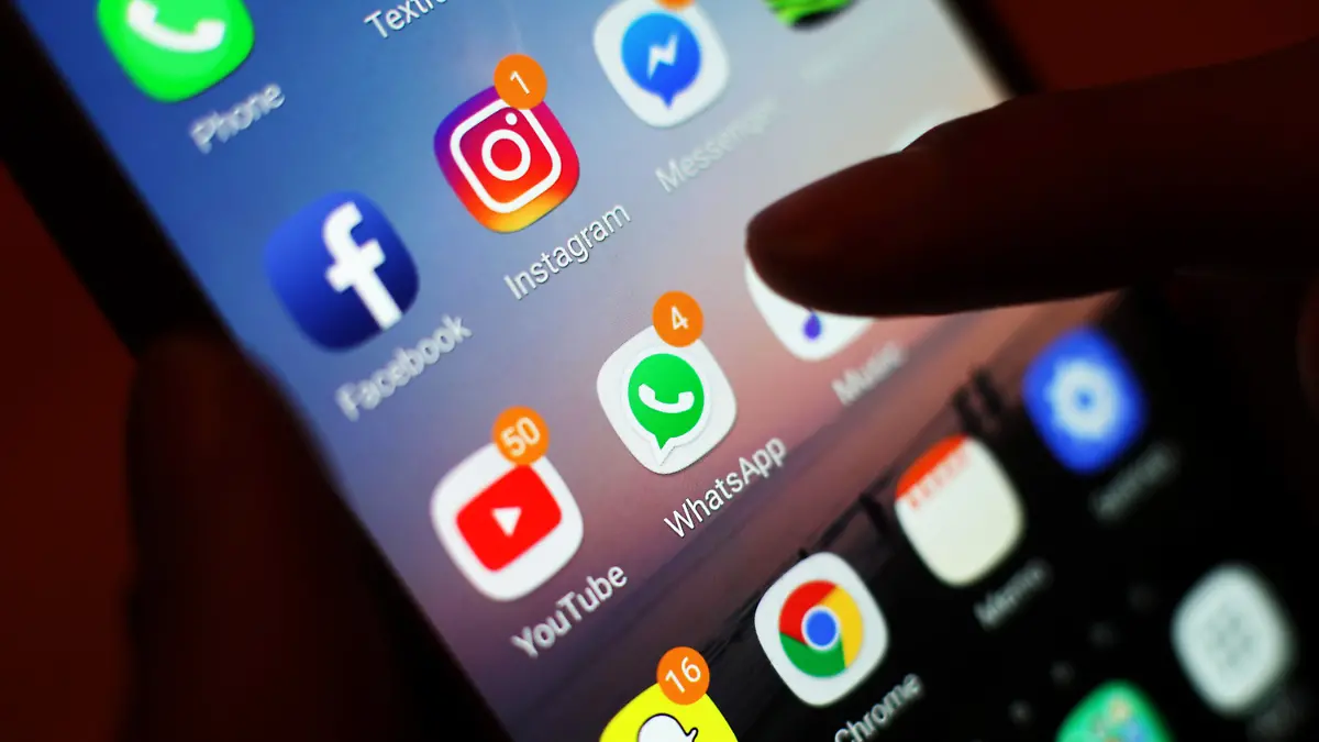 Social media ban for children under 16. File photo dated 03/01/18 of the icons of social media apps, including Facebook, Instagram, YouTube and WhatsApp, is displayed on a mobile phone screen in London. MPs have urged the Government to enforce a statutory ban on the use of social media for children under 16, as they said tech companies cannot be relied upon to self-regulate. The consultation on access to social media for young people, which closes next week, floats a range of measures such as age restrictions and curfews. Issue date: Thursday May 21, 2026. Photo credit should read: Yui Mok/PA Wire URN:84696331