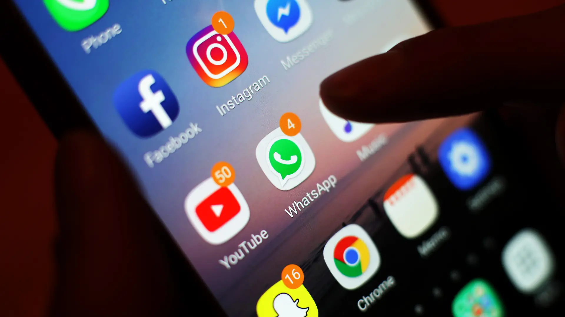 Social media ban for children under 16. File photo dated 03/01/18 of the icons of social media apps, including Facebook, Instagram, YouTube and WhatsApp, is displayed on a mobile phone screen in London. MPs have urged the Government to enforce a statutory ban on the use of social media for children under 16, as they said tech companies cannot be relied upon to self-regulate. The consultation on access to social media for young people, which closes next week, floats a range of measures such as age restrictions and curfews. Issue date: Thursday May 21, 2026. Photo credit should read: Yui Mok/PA Wire URN:84696331