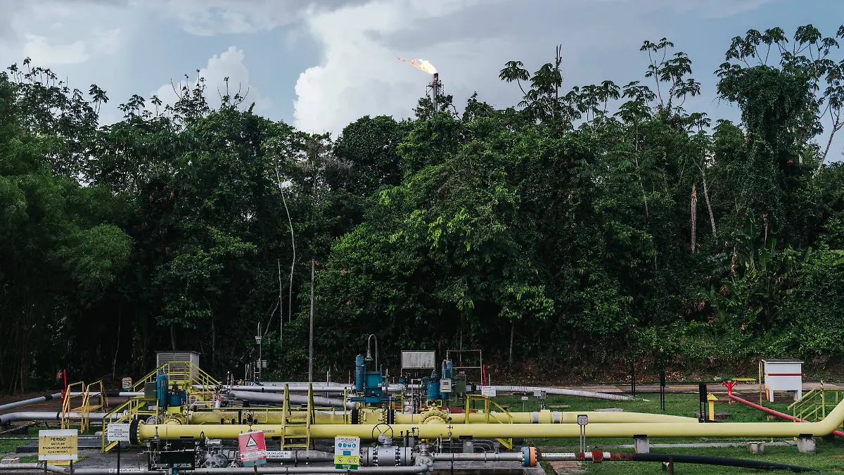 251019 -- AMAZONAS, Oct. 19, 2025 -- This photo taken on Oct. 16, 2025 shows the production facilities of the Urucu Oil and Gas Production Field in the state of Amazonas, Brazil. The Urucu Oil and Gas Production Field, located in the heart of Brazil s Amazonas state, is one of the country s most important onshore oil and gas production bases. Surrounded by pristine rainforest, it has operated steadily since its start-up in 1988, supplying oil and natural gas that support energy needs across northern Brazil. According to its operator Petrobras, the field has preserved about 98 percent of its area as native forest, carries out rainwater recycling, waste recovery, and reforestation programs and plants more than 1.5 million native tr PUBLICATIONxNOTxINxCHN