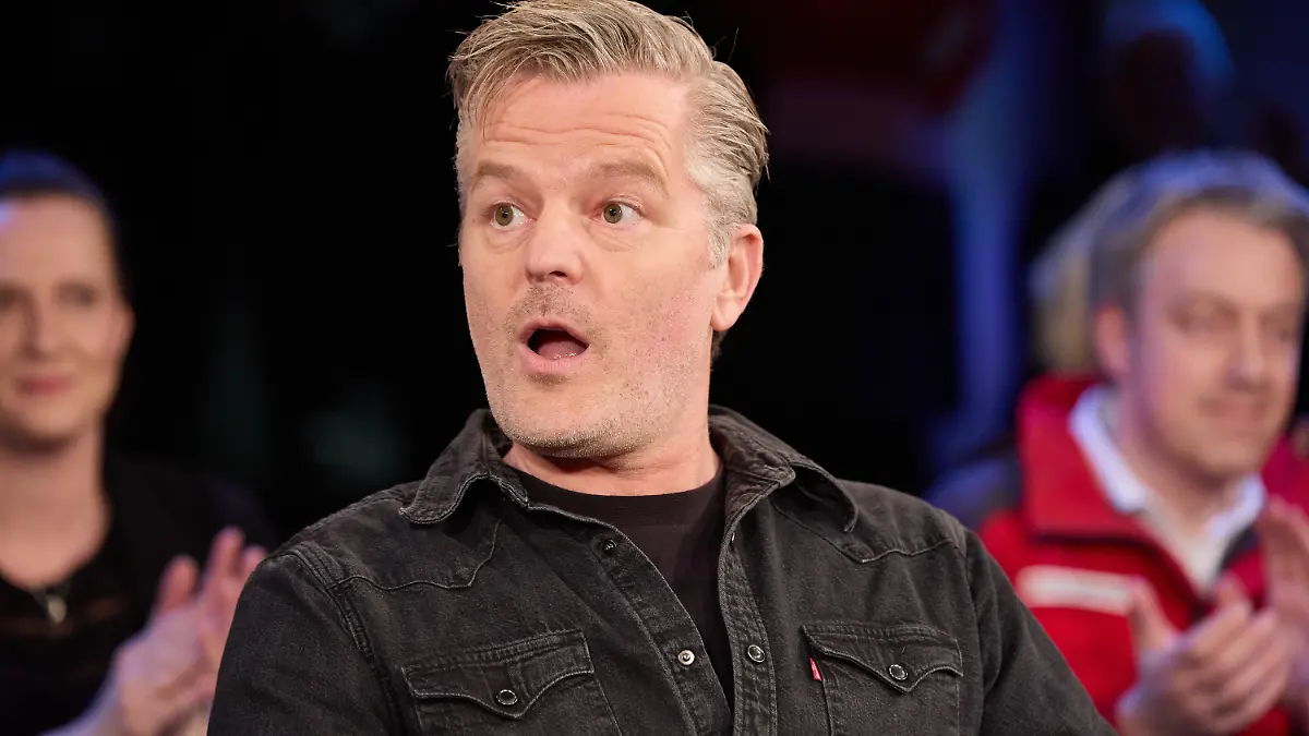 Schauspieler André Dietz bei der Aufzeichnung einer Talkshow