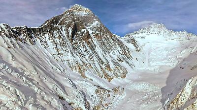 Nepal: US-Läufer erklimmt Mount Everest in unter zehn Stunden