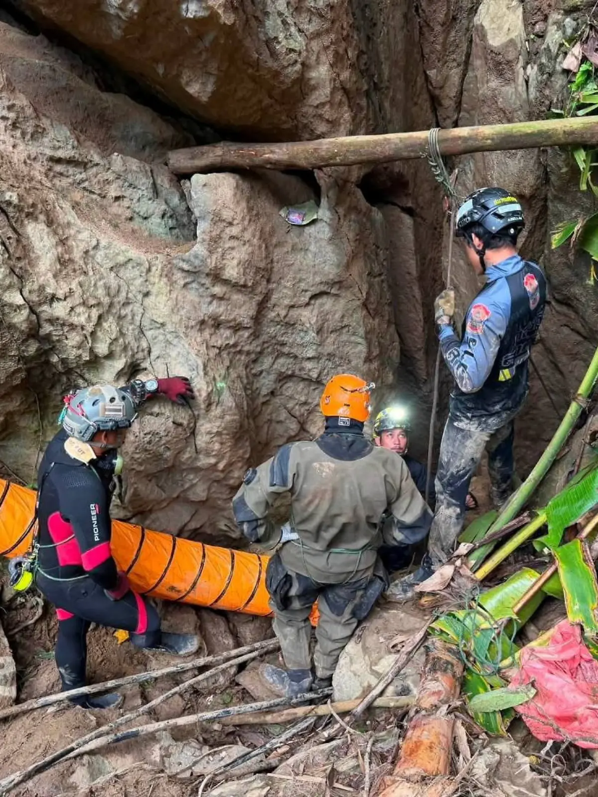 Members of a rescue team work to save seven people trapped in a cave, at a location given as Xaisomboun Province, Laos, in this handout image released May 25, 2026. Metta Tham Kalasin Rescue/Handout via REUTERS  THIS IMAGE HAS BEEN SUPPLIED BY A THIRD PARTY. NO RESALES. NO ARCHIVES. MANDATORY CREDIT.  VERIFICATION Location and date not verified  According to the rescue team, the coordinate of the cave is at the coordinates of 19.069727, 102.969711 Trees, the shed, machines and staff members matched with corroborating social media videos The state-run Lao Phattana News confirmed the engagement of Thai rescue team in the cave No earlier version of the visuals was posted online before May 25 and May 26