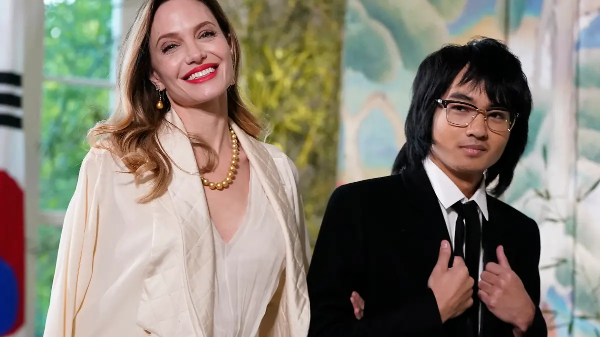 Angelina Jolie and Maddox Jolie-Pitt arrive for the State Dinner with President Joe Biden and the South Korea's President Yoon Suk Yeol at the White House, Wednesday, April 26, 2023, in Washington. (AP Photo/Alex Brandon)