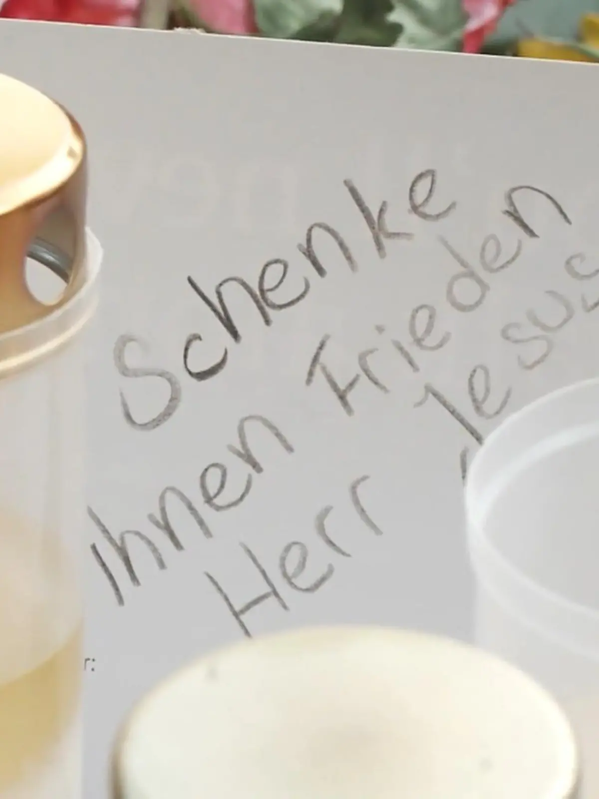 Bild zu: "Dinslaken trauert mit Gedenkminute um getötete Kinder"