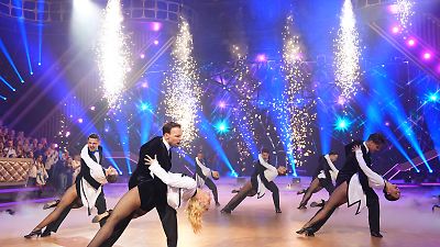 Bild von Episches Opening der „Let’s Dance“-Profis mit den Finalisten