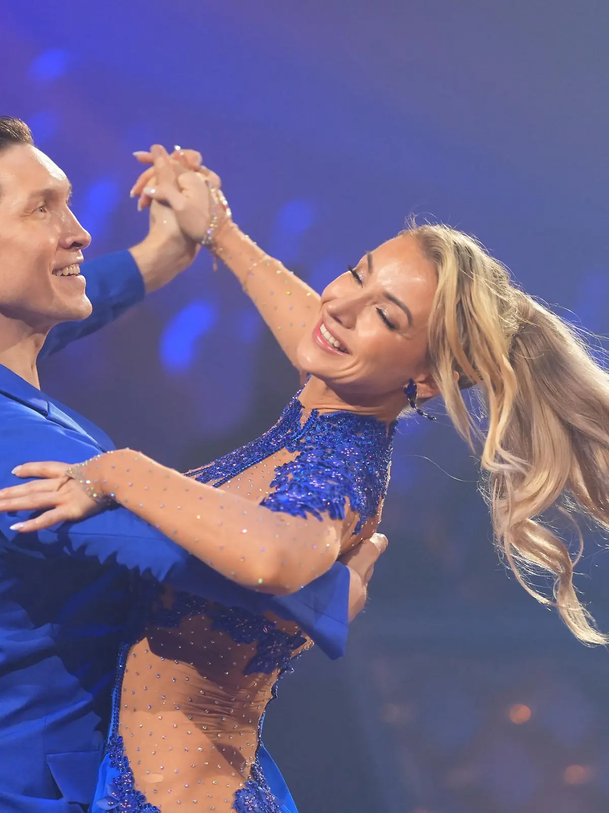Bild zu: "Anna-Carina Woitschack und Evgeny Vinokurov tanzen den perfekten Quickstep"