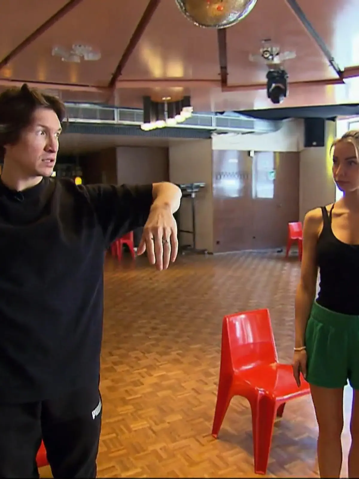 Bild zu: "Von der Puppenspielerin auf die Bühne: Anna-Carina und Evgeny erzählen ihre Geschichte"