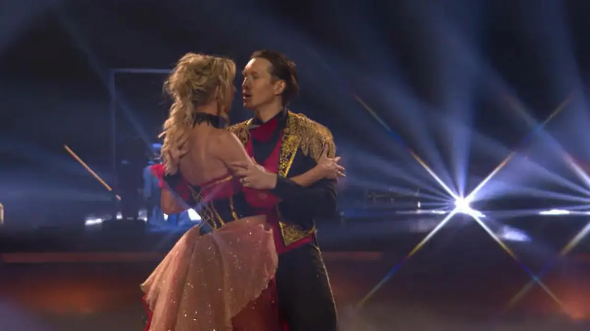 Freestyle als Puppenspieler: Anna-Carina und Evgeny liefern ab Standing Ovations