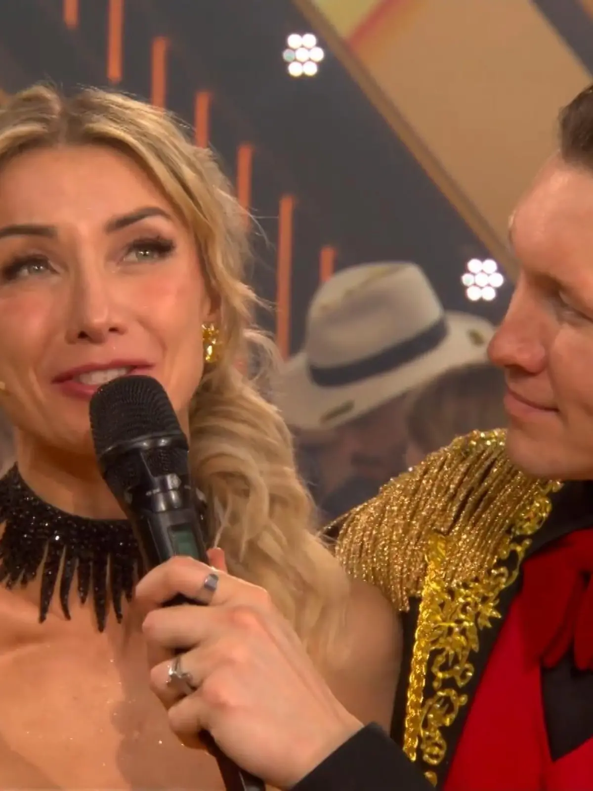 Bild zu: "Erste Worte von Anna-Carina Woitschack und Evgeny nach dem Sieg"